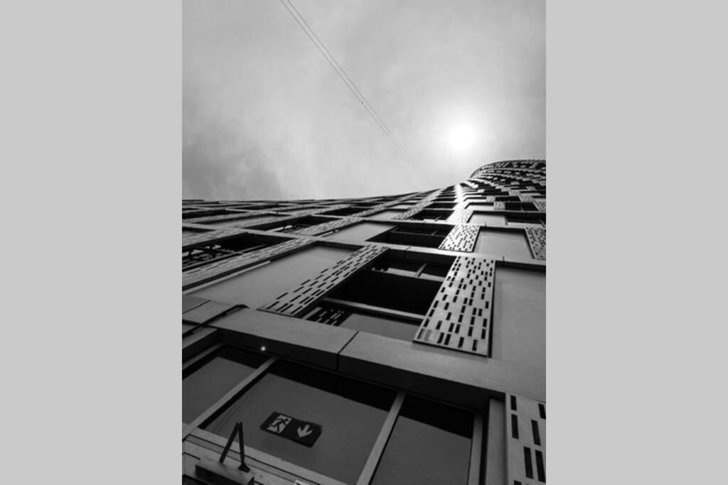 Cayan Tower Luxury Apartment With Sea View Dubai Esterno foto