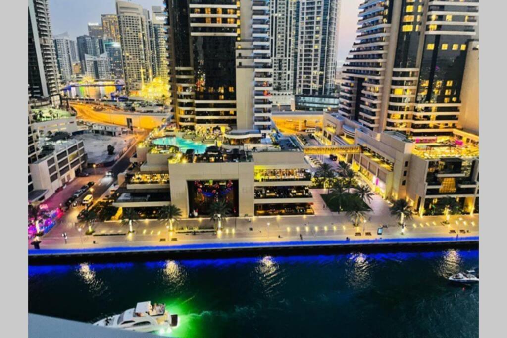 Cayan Tower Luxury Apartment With Sea View Dubai Esterno foto