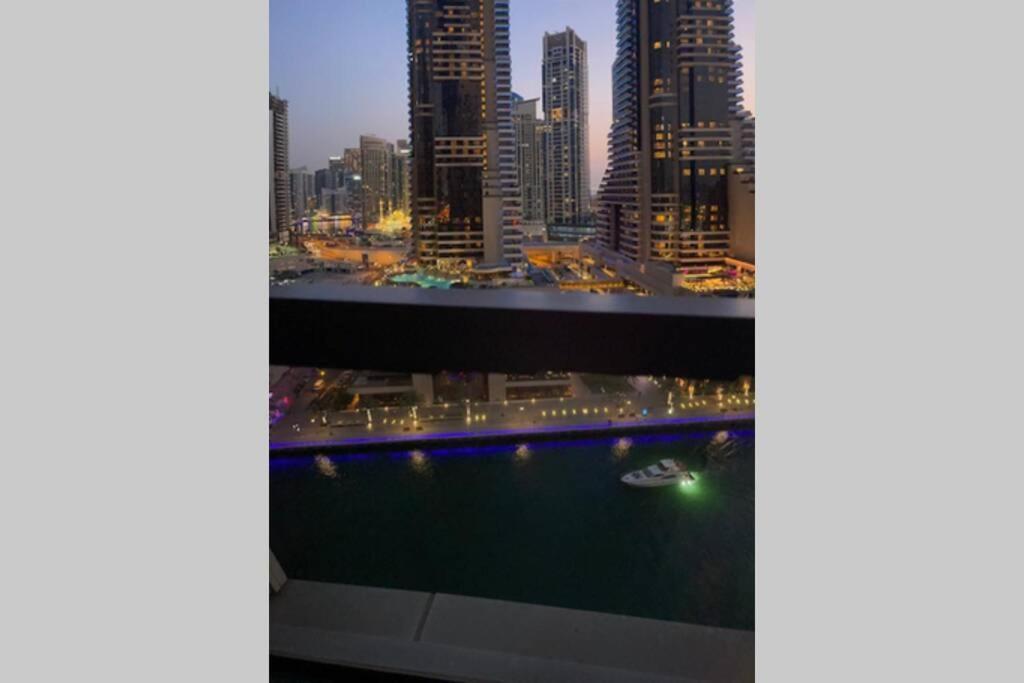 Cayan Tower Luxury Apartment With Sea View Dubai Esterno foto