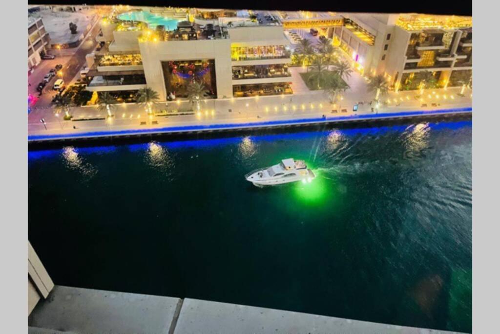 Cayan Tower Luxury Apartment With Sea View Dubai Esterno foto